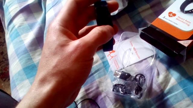 Расспаковка фитнес браслетов ID 107 и mi band 1s с сайта GearBest.com смотреть онлайн