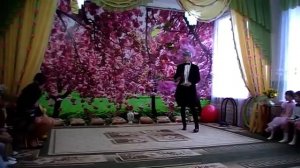 сюрпризный момент для утренника 8 марта