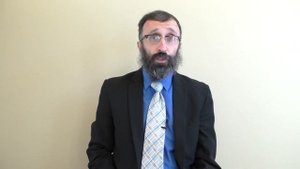 Почему евреи не приносят на похороны цветы?
