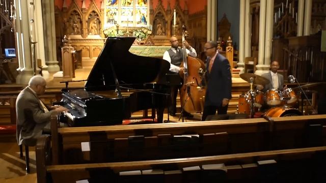 "Autumn Leaves" смотреть онлайн