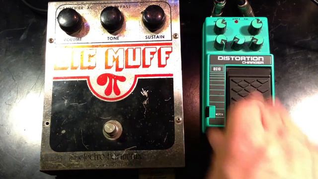 Vintage 1978 Big Muff vs Vintage MIJ Ibanez DS10 Distortion смотреть онлайн