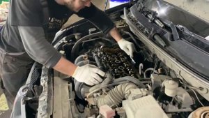 Замена прокладки клапанной крышки Понтиак Вайб.