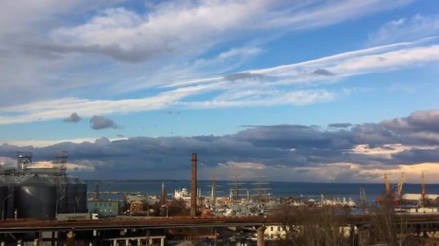 Небо над морем перед грозой. Одесса, апрель 2015. смотреть онлайн