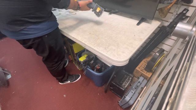 DEWALT 10-Amp Corded Variable Speed Reciprocating Saw смотреть онлайн