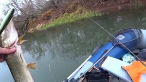 Как легко поймать щуку на спиннинг! Стоянки щуки на малой реке. ОСЕННЯЯ РЫБАЛКА НА ЩУКУ.