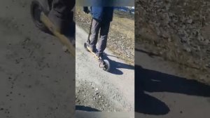 Полноприводный электросамокат из гироскутера своими руками (первый выезд)