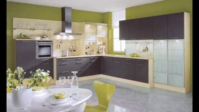 Вот такие яркие кухни, или цветные кухни могут быть и у вас на даче
