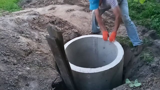 Як самому опускати бетонні кільця/ Как самому опустить бетонные круги/lower concrete circles.Part 3 смотреть онлайн