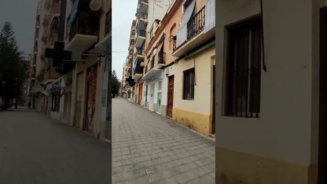 Минусы Испании, об Испании и Валенсии / Вертикальное видео
