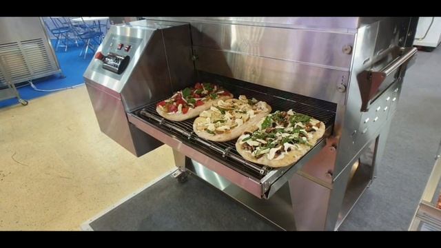 Modern Bakery Moscow 2022 : Can an Australian Learn to BAKE in Russia смотреть онлайн