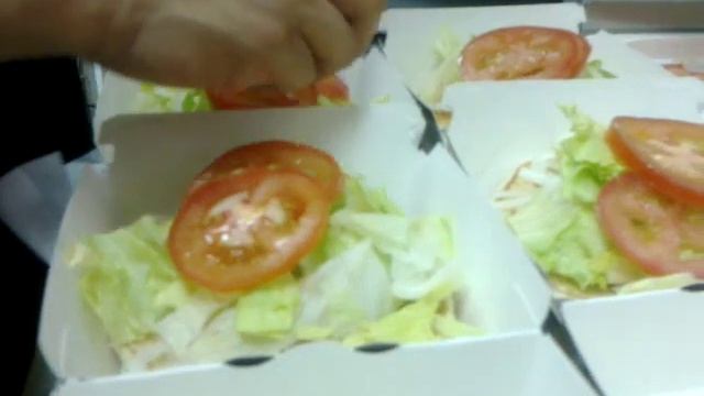 Приготовление Биг Тэйсти в Макдоналдс смотреть онлайн