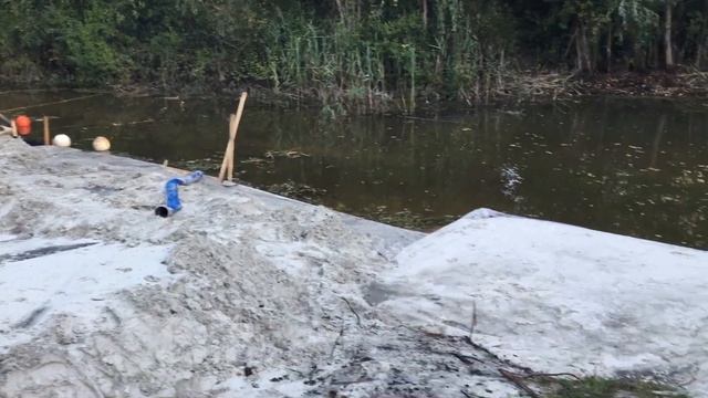 очистка водоема с помощью мини земснаряда смотреть онлайн