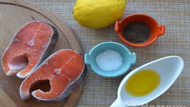 Запеченные стейки форели в духовке