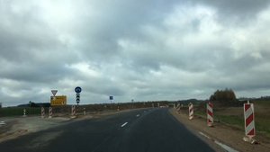 ЕДЕМ В ЛИТВУ НА МАШИНЕ. ТРАССА НА ВИЛЬНЮС. ДОРОГИ В БЕЛАРУСИ. ЗАПРАВКА БЕЛОРУСНЕФТЬ. ТРАССА E28