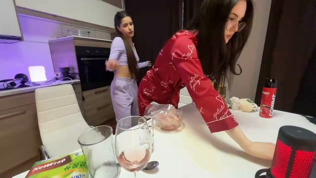 Как должен на самом деле выглядеть тверк смотреть онлайн