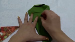 Салфетки,  Сервировка Стола . Как сделать смокинг из салфеток.
