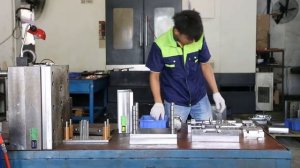 How to make molds for plastic injection molding