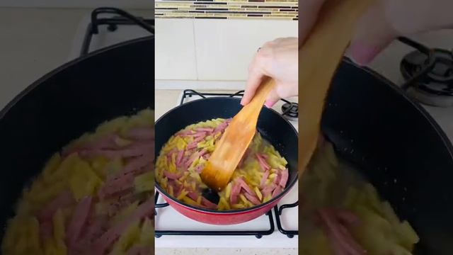 Ну очень Вкусная паста с колбасой в сливочном соусе