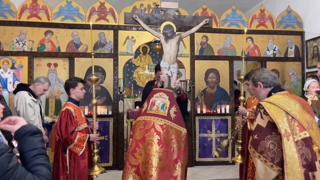 12 СТРАСТНЫХ ЕВАНГЕЛИЙ | Вынос Креста | Gospel Reading | Giovedì santo | Santa Croce смотреть онлайн