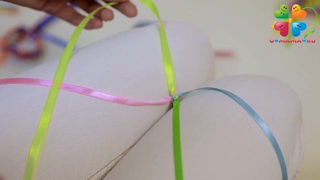 Круглая фенечка из 4 атласных лент