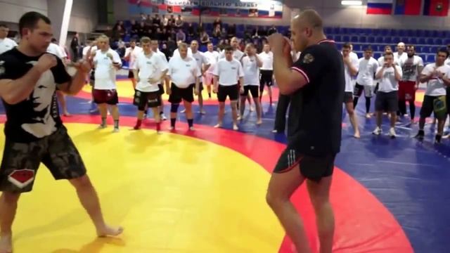 Ударная техника Федора Емельяненко striking by Fedor Emelianenko ! Семинар Союза MMA Часть 1 смотреть онлайн