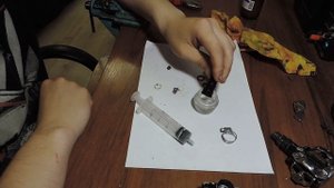 Педали Shimano m520 как разобрать, если сорваны шлицы гайки и устранить люфт