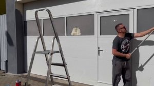 Красим ворота гаража. 1 мая. Отдыхаем.