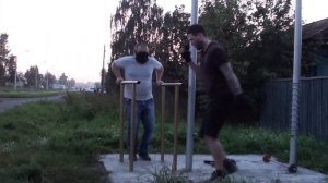 ПАРЕНЬ МЫШЦЫ КАЧАЙ