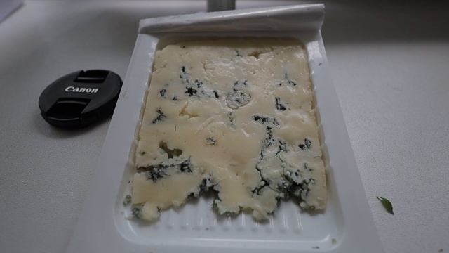 Оживание плесени в сыре с голубой плесенью от Бобровского сырзавода. смотреть онлайн