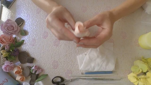 Лепка розы из зефирной глины с текстурой Crafter's Clay