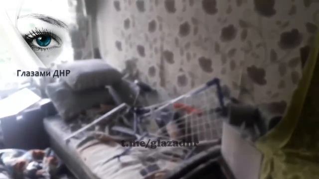 Донецк. Последствия обстрелов ВСУ: Прямое попадание в квартиру по ул. Университетской 53а.