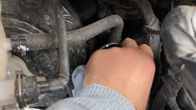 KiA RiO 3 КАК ЗАМЕНИТЬ ГЛАВНЫЙ ЦИЛИНДР СЦЕПЛЕНИЯ смотреть онлайн