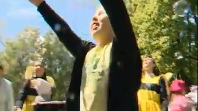 В парке имени Николаева прошел праздник для детей с ограниченными возможностями смотреть онлайн