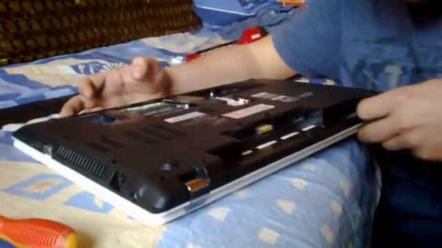 Packard Bell LM98 Montaj Part 2 смотреть онлайн