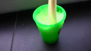 Делаем слайм.  Слайм в стакане - kinetid slime diy. Слайм без клея