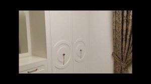 Шкафы в классическом стиле в спальню