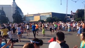 Флешмоб "Лучший город Земли" на ВДНХ  09 августа 2014 года