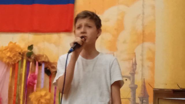 Мудров Михаил поет "Встанем" смотреть онлайн