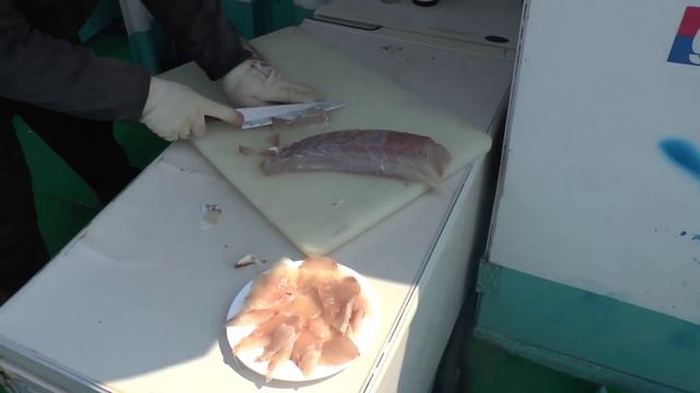 Морская рыбалка. Разделка лакедры. о Чеджу. 04.05.2013. смотреть онлайн