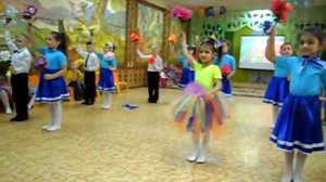 ТАНЕЦ С ЦВЕТАМИ