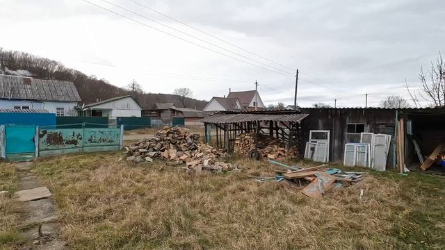 Зима - не, не слышали! У нас в горах тепло, солнце! Делаем дорожку к дому. Занялся дровами /Арстайл смотреть онлайн