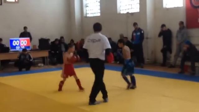 В Синем углу Исмиев ( Ракета ) Велихан Чемпион Дагестана 2017г. По полноконтактному рукопашному бою смотреть онлайн