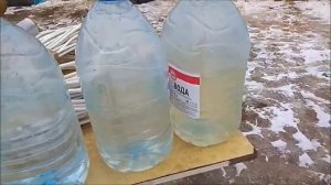 Почему желтеет вода из скважины. Как почистить скважину.