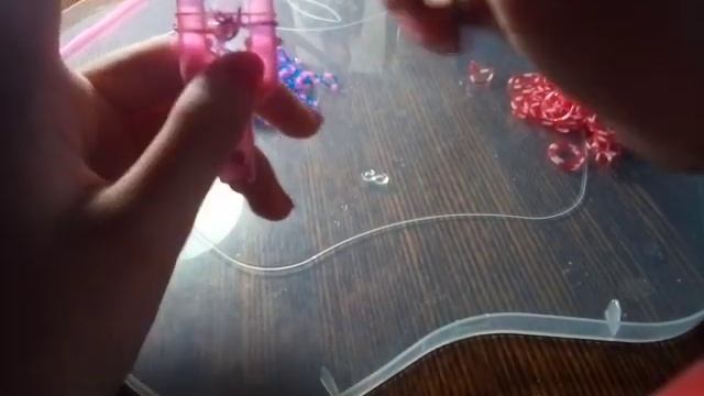 Урок плетение браслета "Француская коса" смотреть онлайн