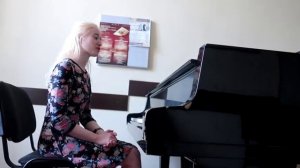 РАЗУЧИВАЕМ ПЕСЕНКУ про ОСЕНЬ. Уроки музыки для начинающих