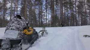 Лебедка из веревки. Практика вытаскивания застрявшего снегохода, квадроцикла или автомобиля.