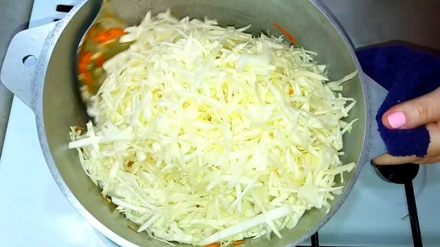 Тушеная капуста. Как тушить капусту. Кулинарный канал "НА КУХНЕ У МАМЫ"