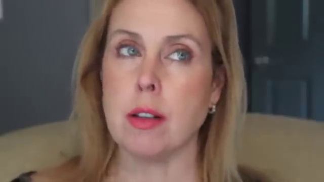 Tom Ford Golden Peach Cream and Powder Eye Color Review and Swatches смотреть онлайн