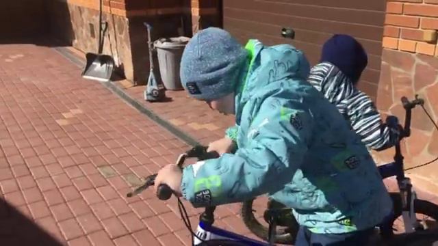 ВЛОГ_ Едем на дачу_катаемся на велосипеде_жизнь за кадром (2018 год) перезалив смотреть онлайн