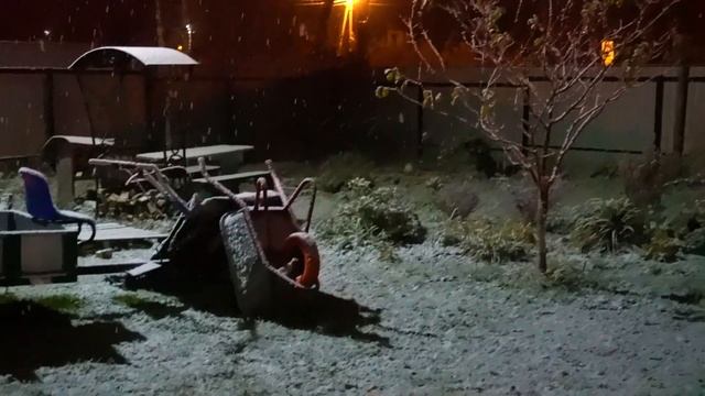 Выпал первый снег в Москве и Подмосковье 27.10.2018. Влог смотреть онлайн